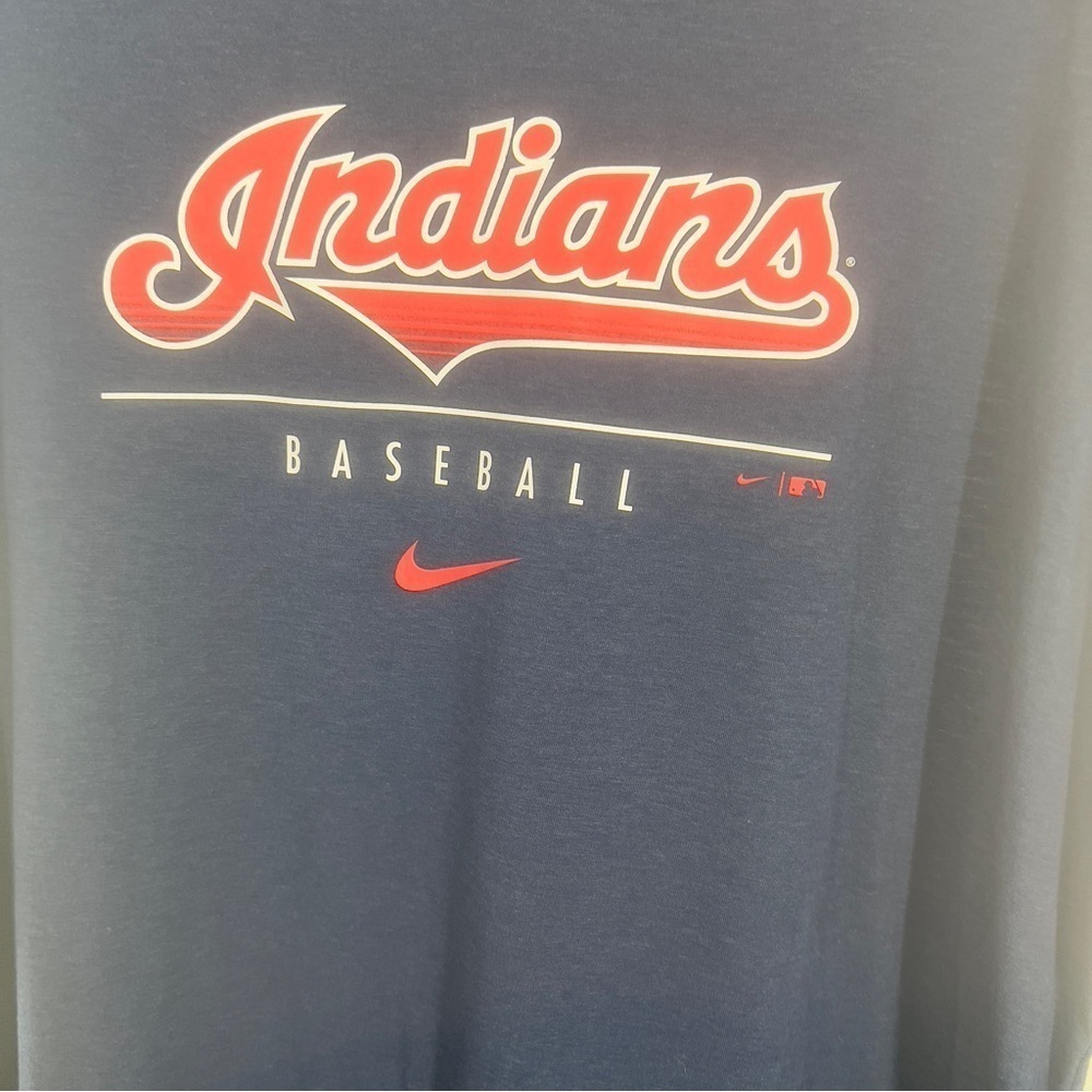 Cleveland Indians Ladies Tee - Picture 2 of 3